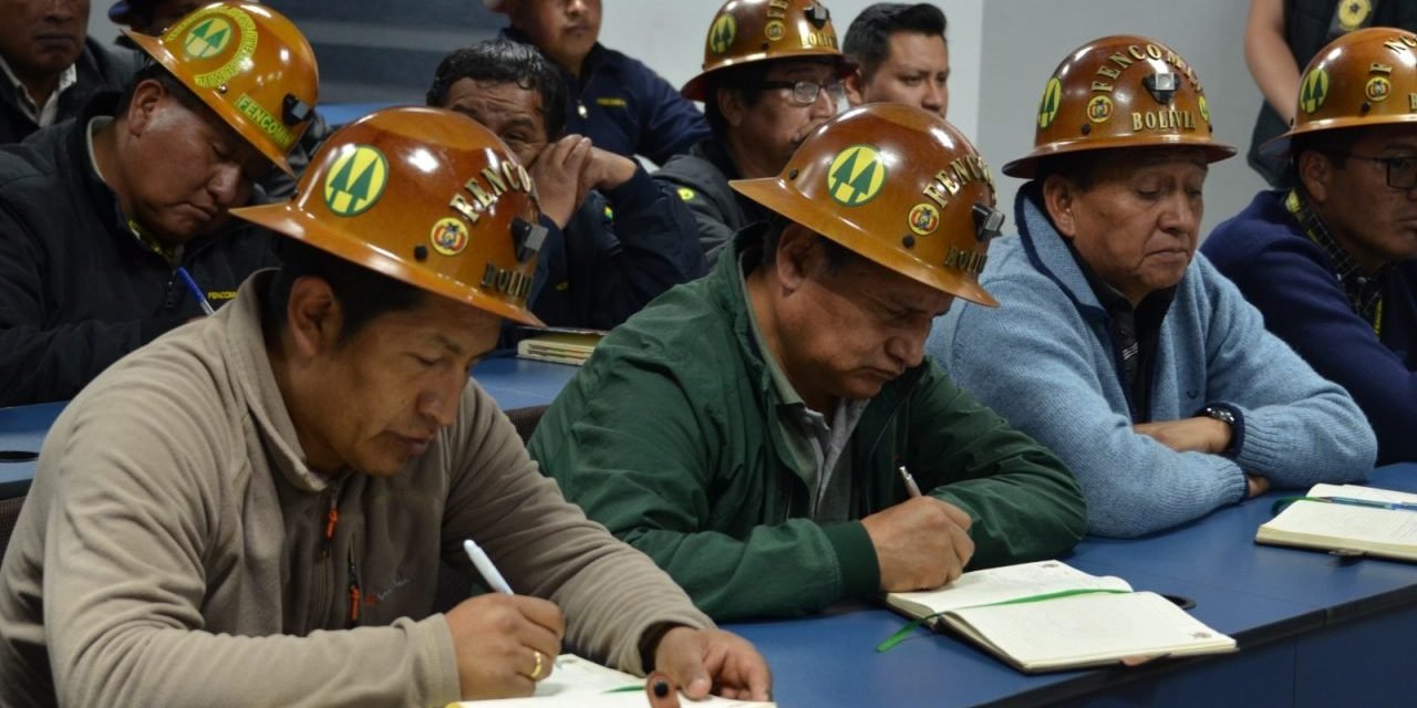 INSTALAN MESAS DE TRABAJO ENTRE EL GOBIERNO Y FENCOMIN EN LA PAZ