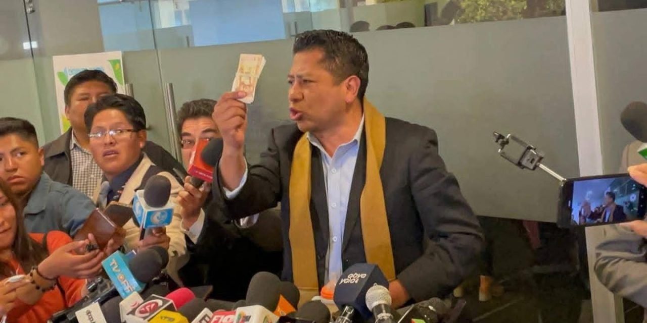 ASAMBLEÍSTA LEOPOLDO CHUI PRESENTA PROYECTO DE LEY PARA NIVELAR SUELDOS LEGISLATIVOS AL MÍNIMO NACIONAL