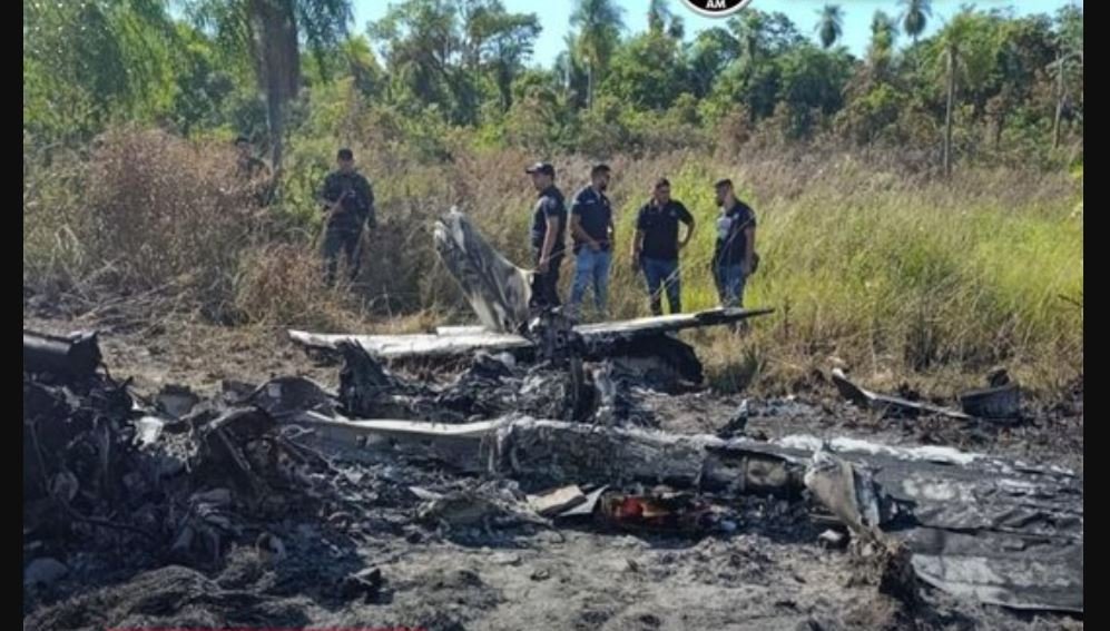 BILLETES QUEMADOS Y MUNICIONES ENCONTRADOS EN AVIONETA BOLIVIANA SINIESTRADA EN PARAGUAY