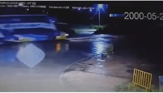 CHOQUE EN YACUIBA ES GRABADO POR CÁMARAS DE SEGURIDAD