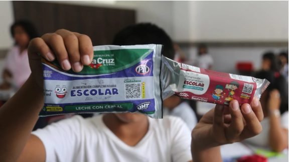 PADRES DE FAMILIA ADVIERTEN MOVILIZACIONES SI EL DESAYUNO ESCOLAR NO LLEGA EN FEBRERO