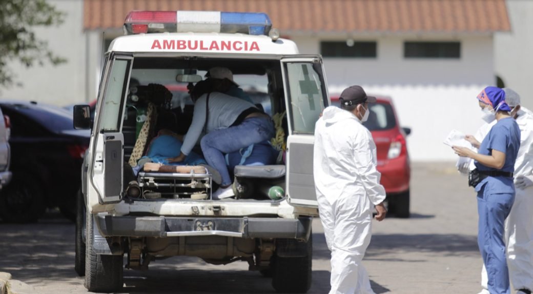 EMERGENCIA EN SANTA CRUZ, SOLO FUNCIONAN 2 DE 17 AMBULANCIAS