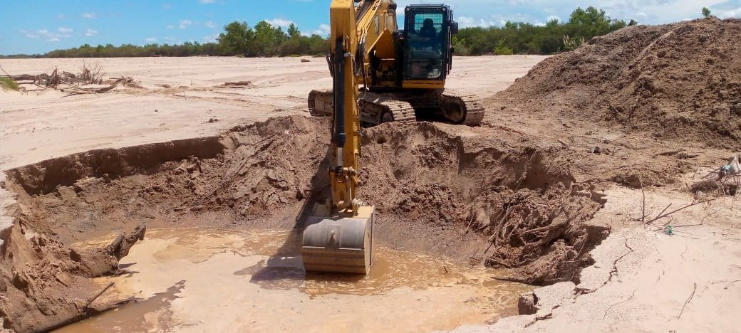 GOBERNACIÓN INICIA OBRAS DE EMERGENCIA EN WARNES PARA PROTEGER A COMUNIDADES DE NUEVAS INUNDACIONES