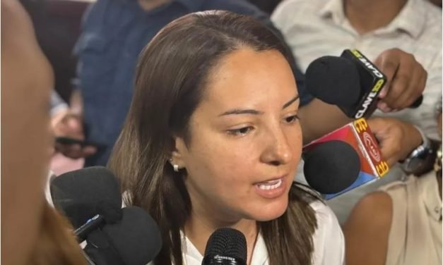 FISCALÍA ORDENA LA APREHENSIÓN DE LA EXDIPUTADA LAURA ROJAS