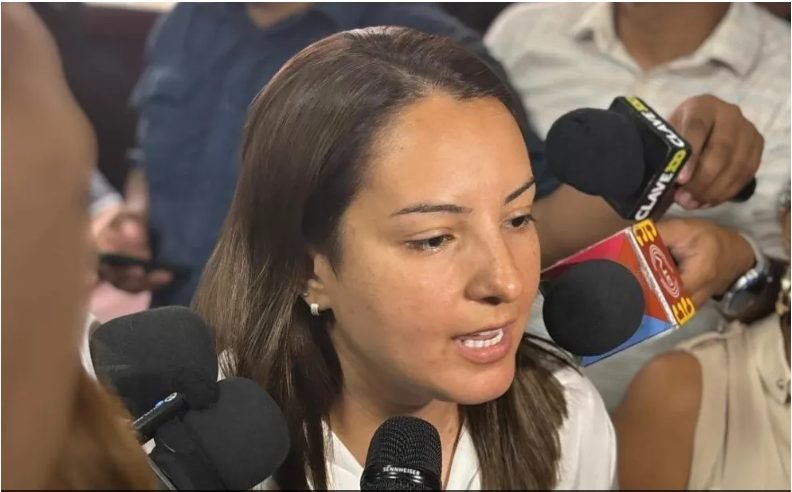 FISCALÍA ORDENA LA APREHENSIÓN DE LA EXDIPUTADA LAURA ROJAS