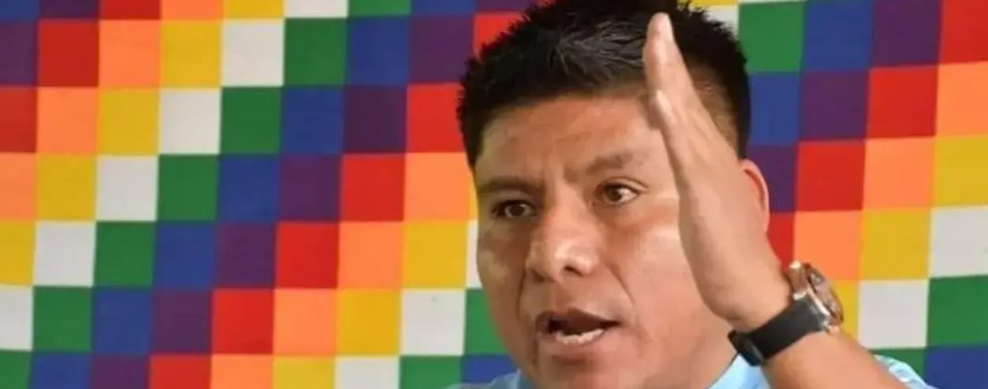 LEONARDO LOZA OFRECE VERSIONES CONTRADICTORIAS SOBRE LA AUSENCIA DE EVO