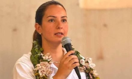 EXDIPUTADA LAURA ROJAS ES EVACUADA A CENTRO MÉDICO POR CUADRO CRÍTICO DE ANSIEDAD