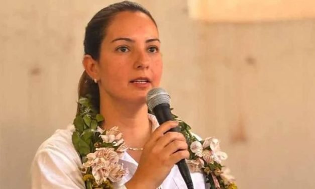 EXDIPUTADA LAURA ROJAS ES EVACUADA A CENTRO MÉDICO POR CUADRO CRÍTICO DE ANSIEDAD