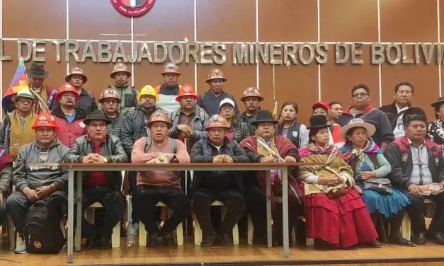 COB ADVIERTE BLOQUEO NACIONAL SI EL GOBIERNO NO RESPONDE SUS DEMANDAS