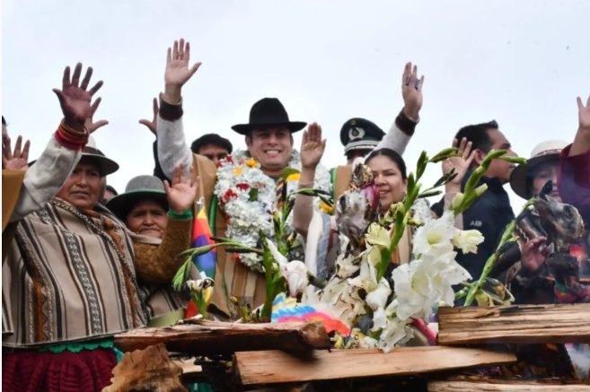 VICEPRESIDENTE LARA CELEBRA XVII ANIVERSARIO DEL ESTADO PLURINACIONAL CON ACTO MULTIÉTNICO