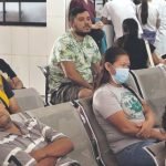 PACIENTES DENUNCIAN TRATO INHUMANO ANTE EL COLAPSO POR PAROS