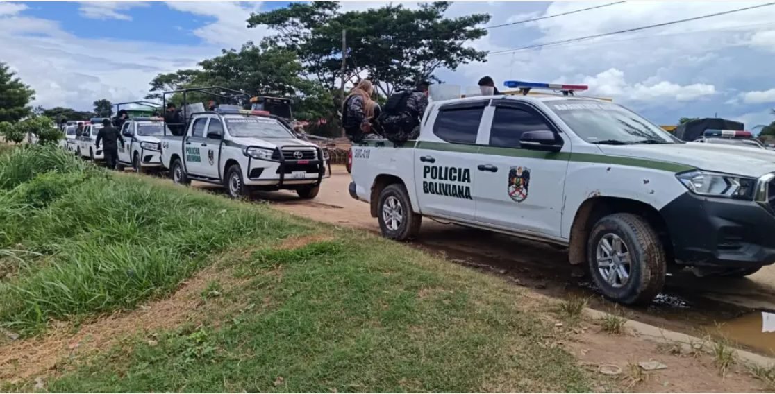 POLICÍA BOLIVIANA CONSOLIDA CONTROL EN LAS LONDRAS TRAS ABANDONO VOLUNTARIO DE GRUPOS IRREGULARES