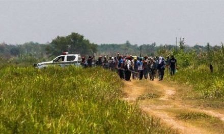 COMITIVA SUFRE ATAQUE EN DESPLIEGUE CONTRA AVASALLAMIENTOS EN GUARAYOS
