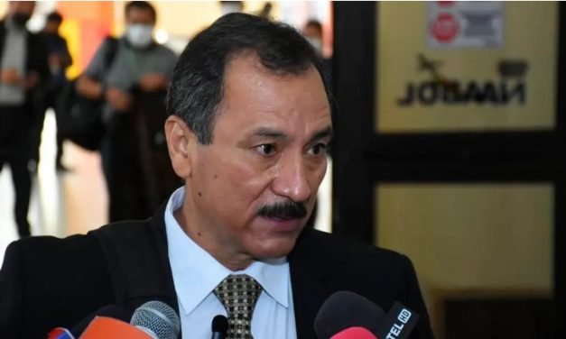 VICENTE CUÉLLAR PRESENTA RENUNCIA OFICIAL A SU CANDIDATURA POR LA ALCALDÍA DE SANTA CRUZ