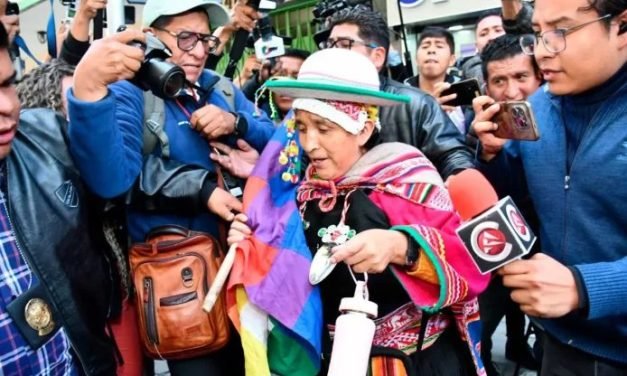 LIDIA PATTY FIRMA GARANTÍAS ANTE LA FELCC Y REAFIRMA SU INOCENCIA EN EL CASO FONDO INDÍGENA