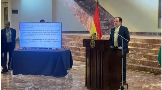 GOBIERNO Y BCB INICIAN LA DEVOLUCIÓN MASIVA DE AHORROS EN DÓLARES A NIVEL NACIONAL