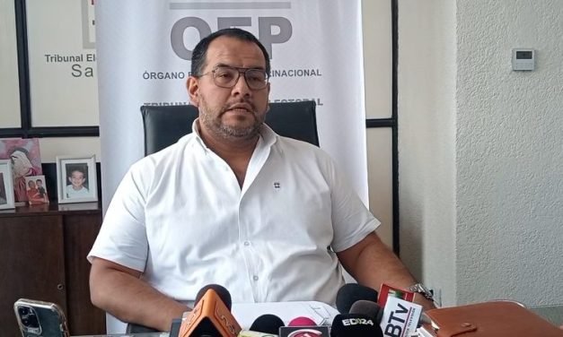 LAURA ROJAS SIGUE SIENDO CANDIDATA