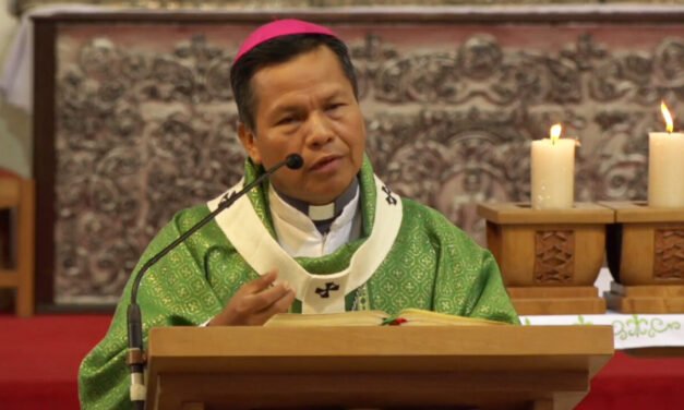 MONSEÑOR LEIGUE: “LA FELICIDAD VERDADERA NO DEPENDE DEL PODER NI LOS PRIVILEGIOS”