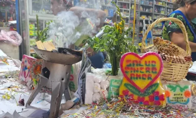 COMERCIANTES SE PREPARAN PARA EL MARTES DE CH’ALLA