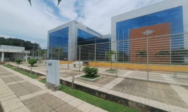 FISCALÍA REALIZÓ ALLANAMIENTO EN YPFB POR PRESUNTA CORRUPCIÓN