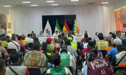 TRANSPORTE EN MOTOTAXIS Y YPFB LLEGAN A ACUERDO TRAS CONFLICTOS POR GASOLINA DE MALA CALIDAD