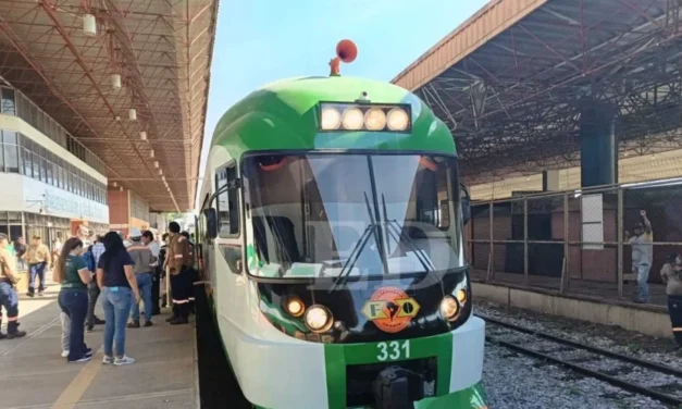 FERROBÚS SANTA CRUZ – PUERTO QUIJARRO RETOMA OPERACIONES