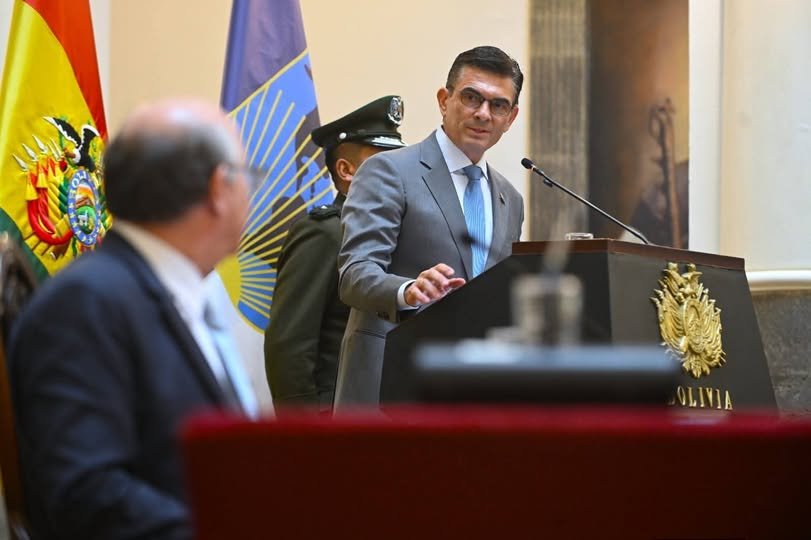 PRESIDENTE ANUNCIA QUE LA LUCHA ANTICORRUPCIÓN APUNTA AHORA A NIVELES MÁS ALTOS