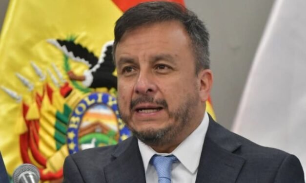 DIPUTADOS INTERPELARAN AL MINISTRO DE HIDROCARBUROS POR VENTA DE GASOLINA EN MAL ESTADO
