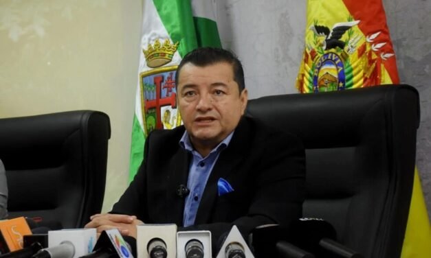 JHONNY FERNÁNDEZ CALIFICA DE “CANALLADA” DENUNCIA SOBRE PAVIMENTO FANTASMA