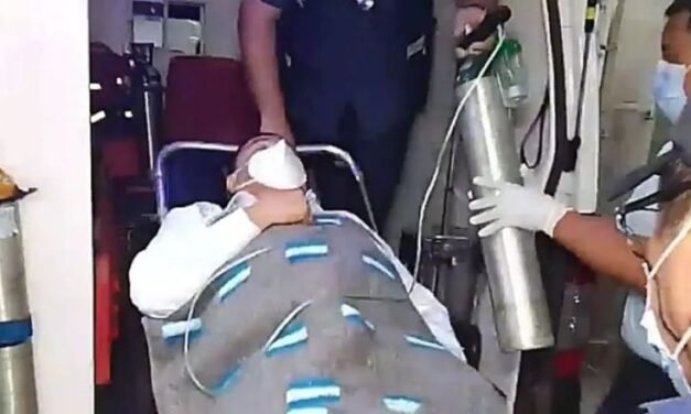 ALCALDE JHONNY FERNÁNDEZ ES TRASLADADO A CLÍNICA TRAS SER APREHENDIDO POR CASO “PAVIMENTO”