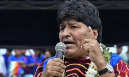 EVO MORALES DENUNCIA INGRESO DE MARIHUANA LÍQUIDA A BOLIVIA Y CUESTIONA AL GOBIERNO