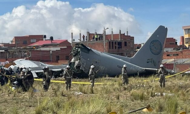 BUSCAN CAJA NEGRA DEL AVIÓN SINIESTRADO EN EL ALTO