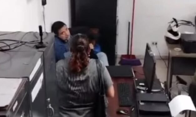 PASTOR ACUSADO POR EL SUPUESTO DELITO VIOLENCIA FAMILIAR Y ESTUPRO COMPARECE ANTE LA FELCV