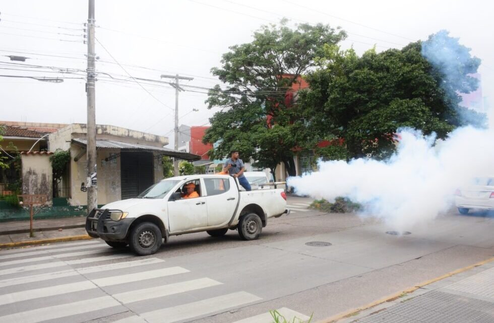 ACTIVAN BRIGADAS MÉDICAS Y FUMIGACIÓN PARA FRENAR DENGUE Y CHIKUNGUNYA