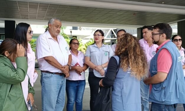 DEFENSORÍA DEL PUEBLO SUPERVISA PAGOS A TRABAJADORES DE SALUD