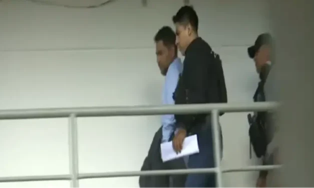 PASTOR PERUANO ACUSADO DE ESTUPRO LLEGA A AUDIENCIA BAJO FUERTE CUSTODIA POLICIAL