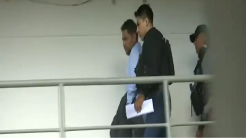 PASTOR PERUANO ACUSADO DE ESTUPRO LLEGA A AUDIENCIA BAJO FUERTE CUSTODIA POLICIAL