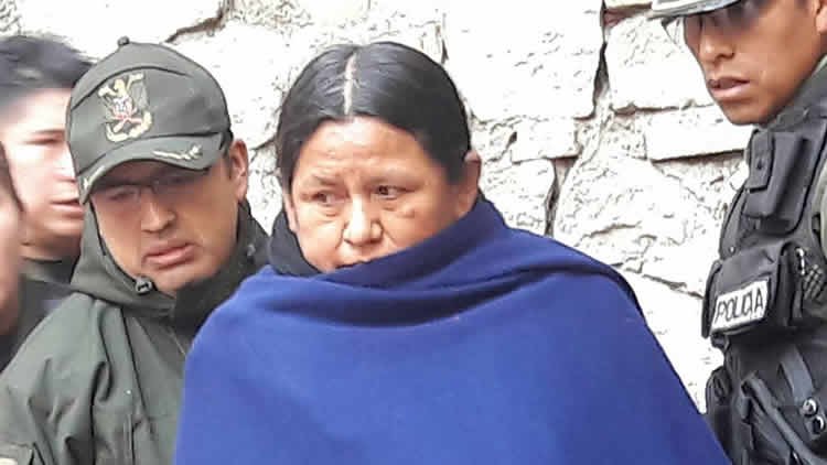 FISCALÍA AMPLÍA DENUNCIA Y CITA A NEMESIA ACHACOLLO COMO SINDICADA