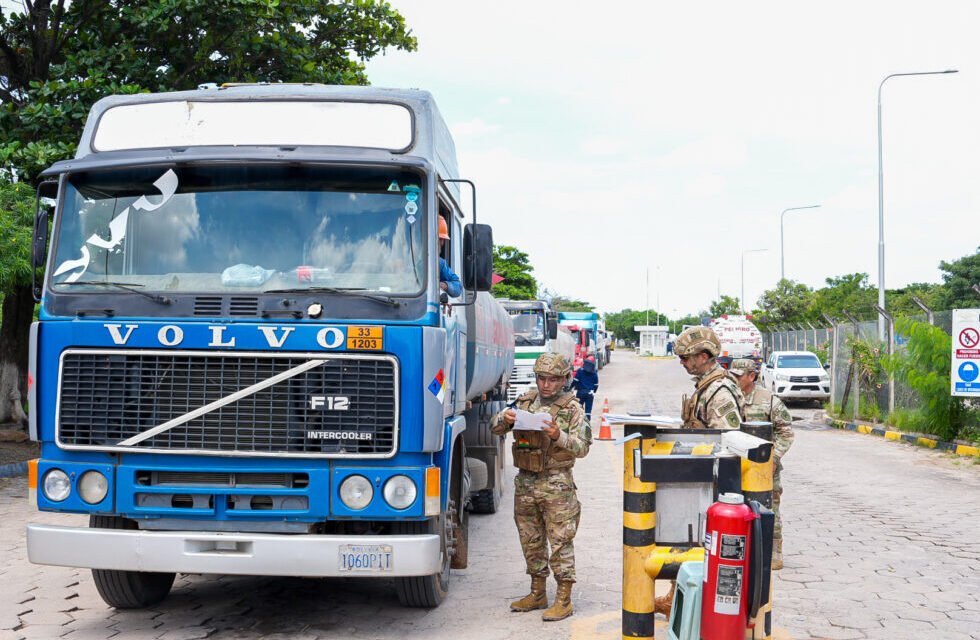 YPFB REFUERZA DESPACHO DE GASOLINA ADITIVADA EN LA PAZ Y SANTA CRUZ