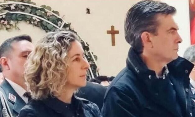 RODRIGO PAZ ASISTE A MISA POR VÍCTIMAS DE ACCIDENTE AÉREO EN EL ALTO