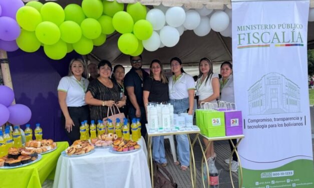 FISCALÍA DIFUNDE LA LEY 1636 DURANTE FERIA EDUCATIVA “MAREA MORADA”