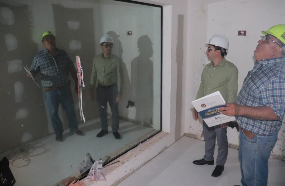 FISCAL DEPARTAMENTAL VERIFICA AVANCE EN LA MODERNIZACIÓN DE LA CÁMARA GESELL DE SANTA CRUZ