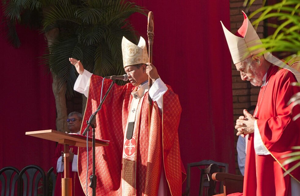 MONS. RENÉ LEIGUE: «AMAR A TODOS: EL DESAFÍO DE JESÚS QUE MARCA EL INICIO DE LA SEMANA SANTA»