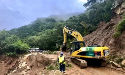 ABC INTENSIFICA MANTENIMIENTO EN CARRETERA LA ANGOSTURA – SAMAIPATA