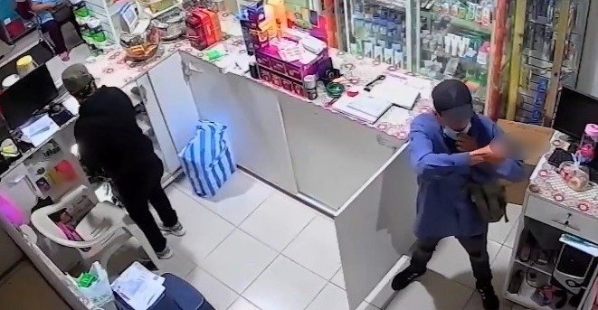 VIOLENTO ATRACO EN EL PLAN 3000: DELINCUENTES SE LLEVAN 4 MIL BOLIVIANOS