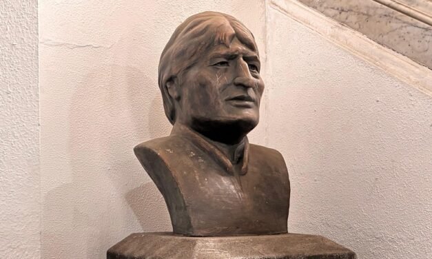 SENADO APRUEBA RETIRAR BUSTO DE EVO MORALES DEL PALACIO LEGISLATIVO