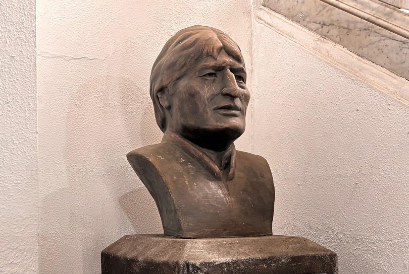 SENADO APRUEBA RETIRAR BUSTO DE EVO MORALES DEL PALACIO LEGISLATIVO