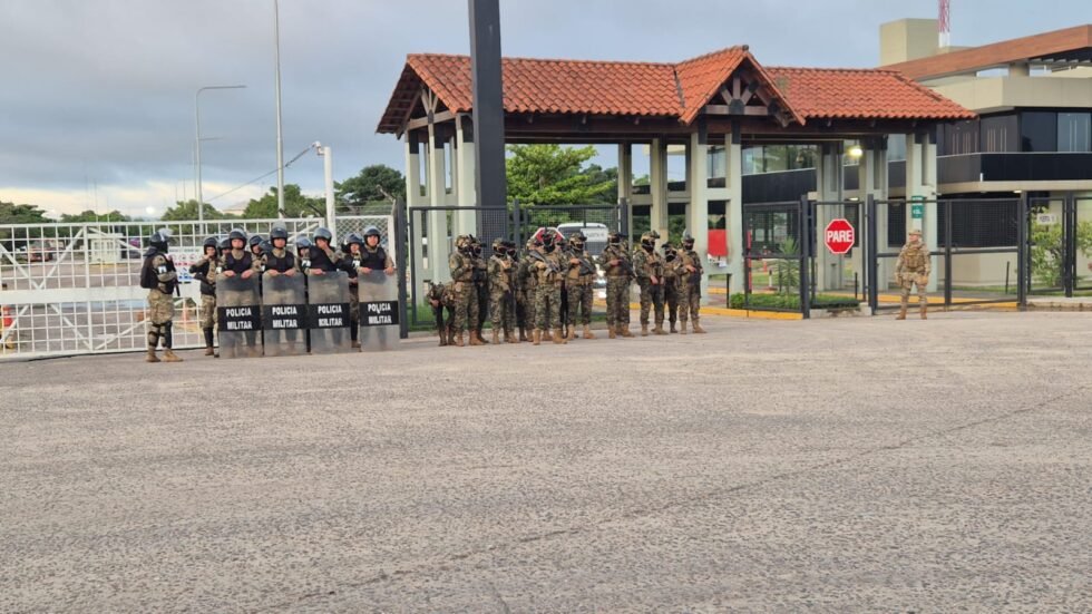 PRESIDENTE ACTIVA OPERATIVO DE SEGURIDAD EN REFINERÍAS POR PRESUNTO «SABOTAJE»