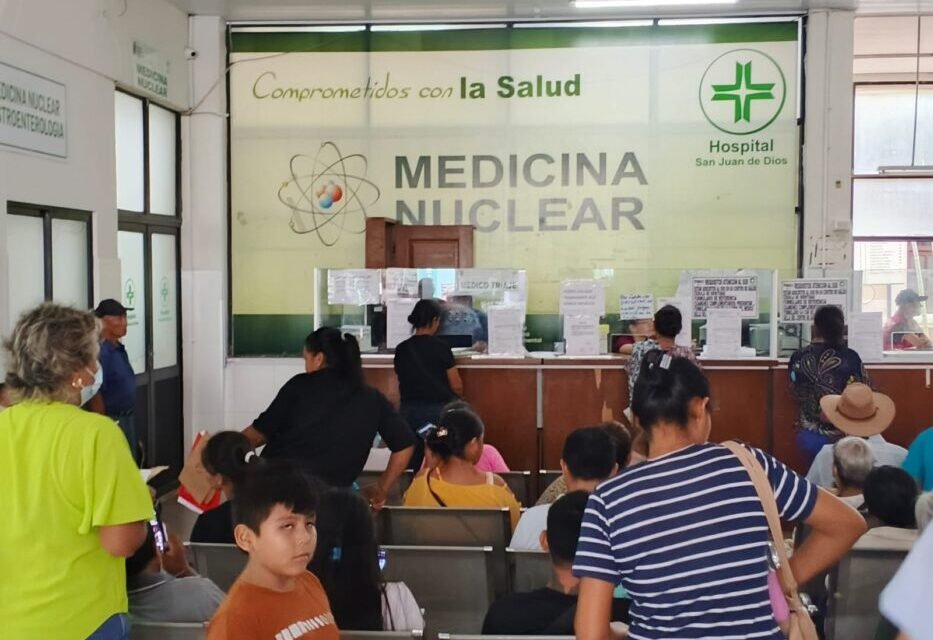 TRABAJADORES DE SALUD DE SANTA CRUZ ANUNCIAN PARO DE 72 HORAS