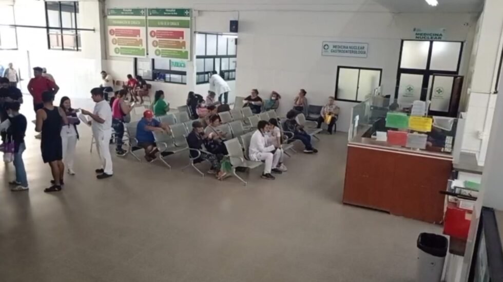 TRABAJADORES DE SALUD SUSPENDEN PARO DE 72 HORAS